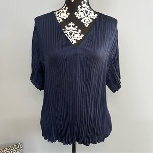 Vince Flutter Sleeve Crushed Satin Top Size Small Luxury Stretchy V-neck Flowy